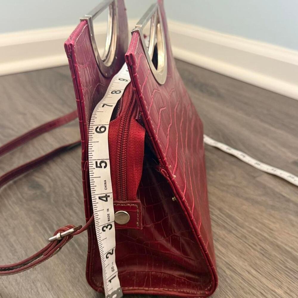 Vintage inspired red faux croc - Picture 4 of 7